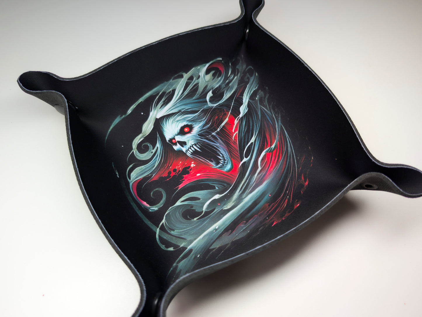 Screaming Vampire Wraith Dice Tray